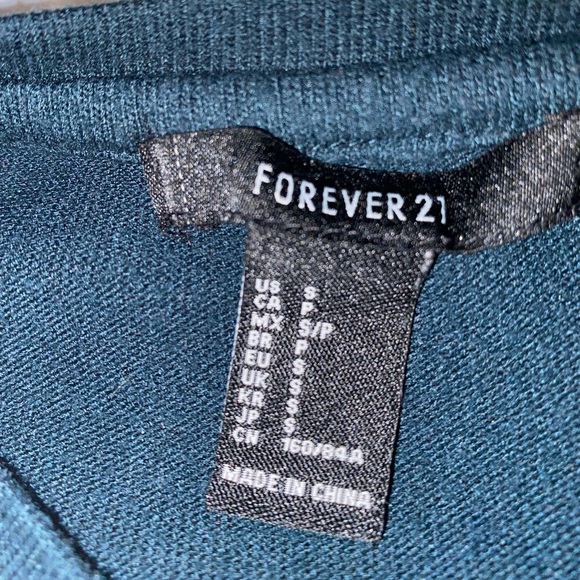 Forever 21 lettuce trim emerald green shirt - Picture 2 of 2